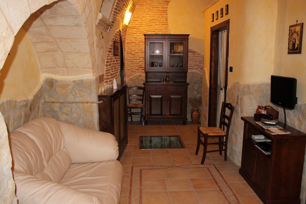 Domusfrumenti Oria  Exterior foto